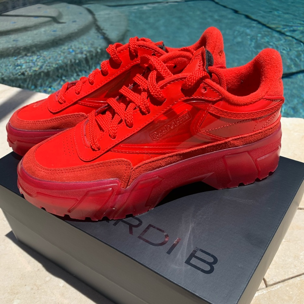 CLUB C CARDI B RED! 🔴🔴🔴